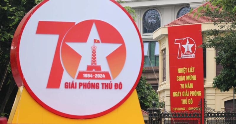 View -             Hà Nội: phố phường được trang hoàng kỷ niệm 70 năm Ngày Giải phóng Thủ đô    