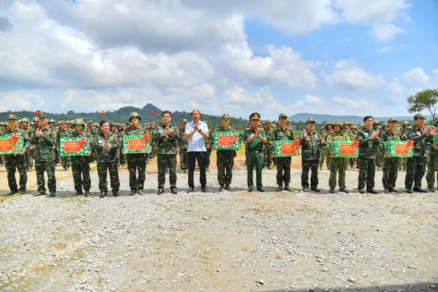             Những hình ảnh tham gia thực binh quy mô lớn ở Phú Quốc    