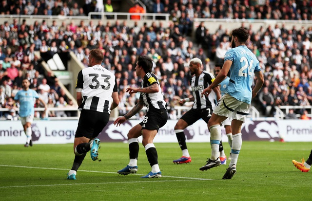             Haaland tịt ngòi tại St.James'Park, Man City mất điểm ngôi đầu    