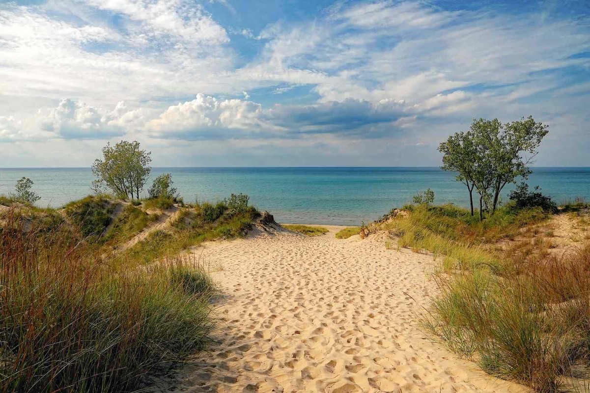 View -             Bí ẩn những miệng hố khổng lồ dưới đáy hồ Michigan    