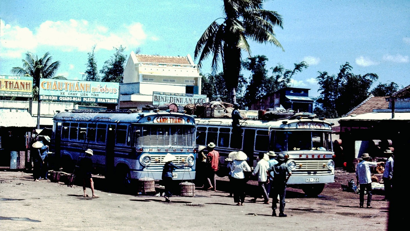 View -             Bình Định năm 1969 cực sống động qua ảnh của Ernest Gaudreau    