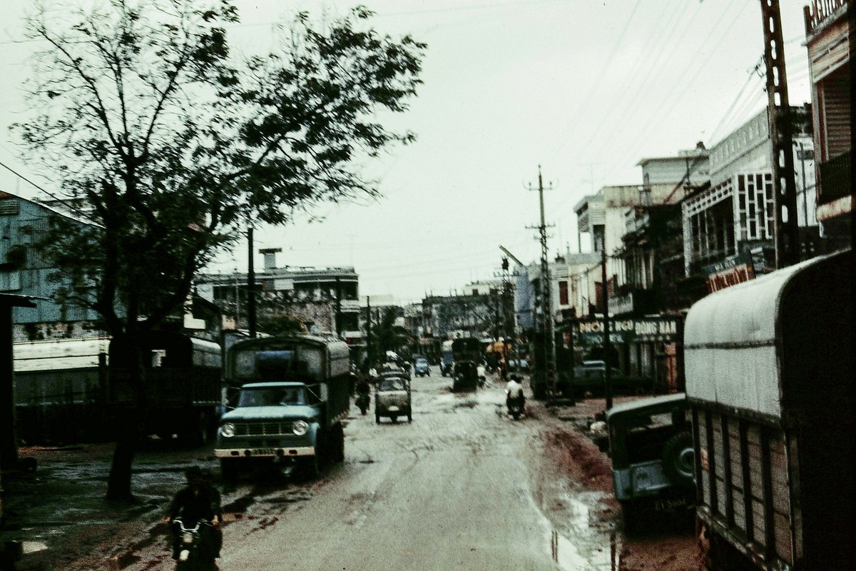 View -             Bình Định năm 1969 cực sống động qua ảnh của Ernest Gaudreau    