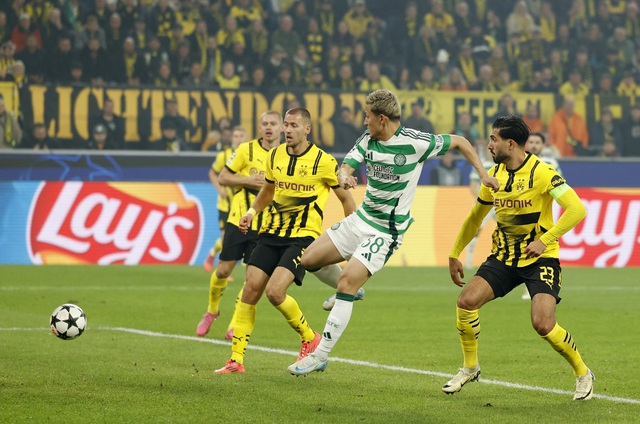 View -             Dortmund hạ gục Celtic, Barcelona dội mưa bàn thắng    