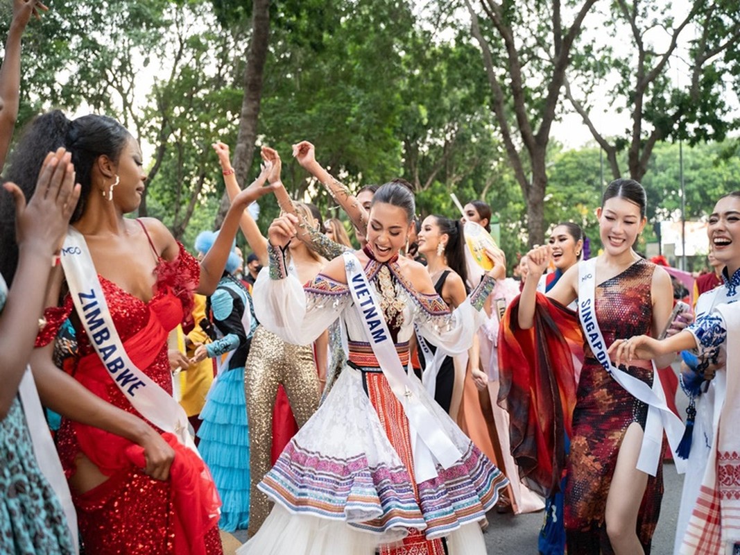 View -             Hành trình của mỹ nhân Việt trước chung kết Miss Cosmo 2024    