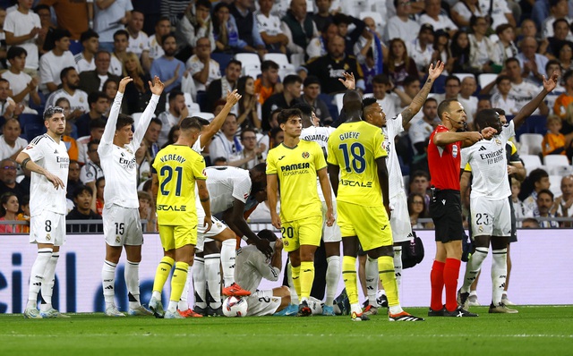             Real Madrid 'bắn hạ' Villarreal hai bàn, mất hai trụ cột    