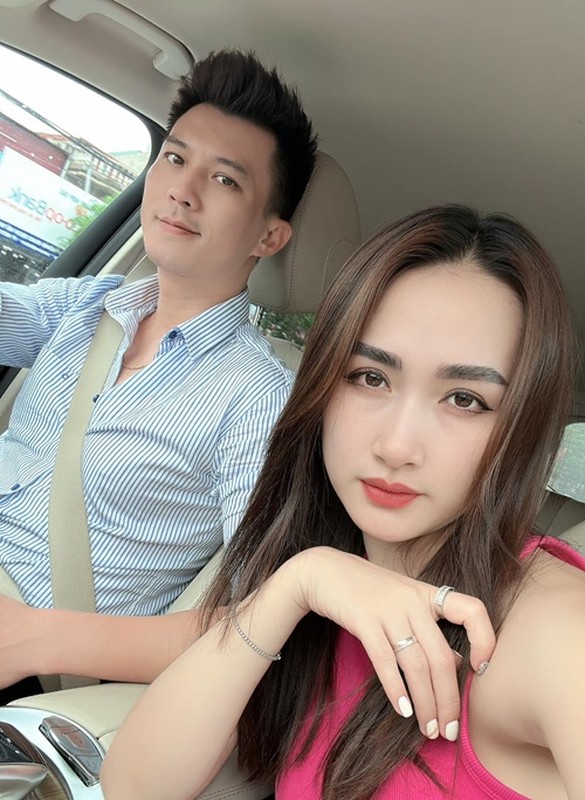             Vợ Hà Việt Dũng đẹp như hot girl, sở hữu vòng eo 62 cm    