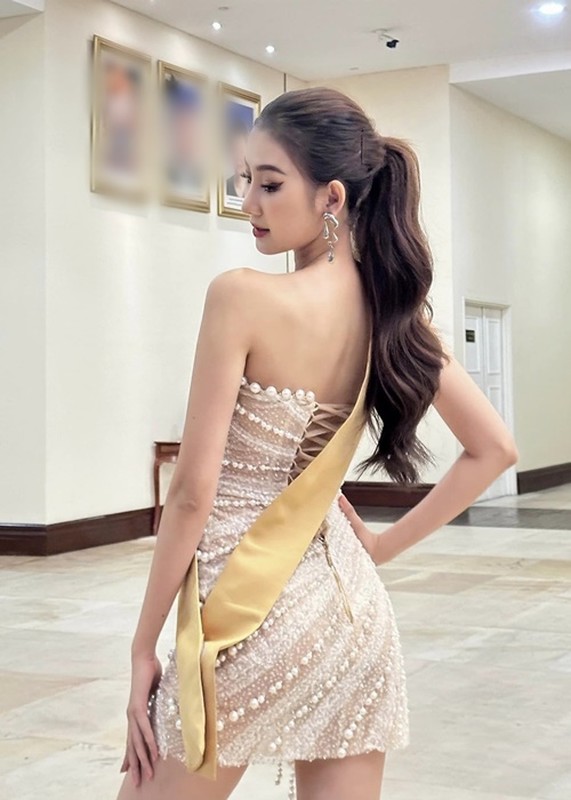             Quế Anh khoe vẻ gợi cảm khi thi Miss Grand International 2024    