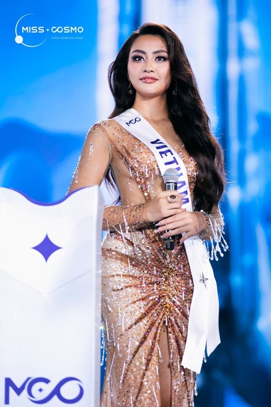             Hành trình đến top 5 Miss Cosmo 2024 của Bùi Xuân Hạnh    