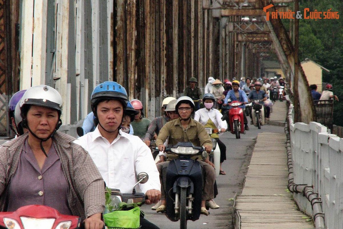 View -             Hồi ức hào hùng ngày 10/10/1954 trên cầu cổ nhất Hà Nội    