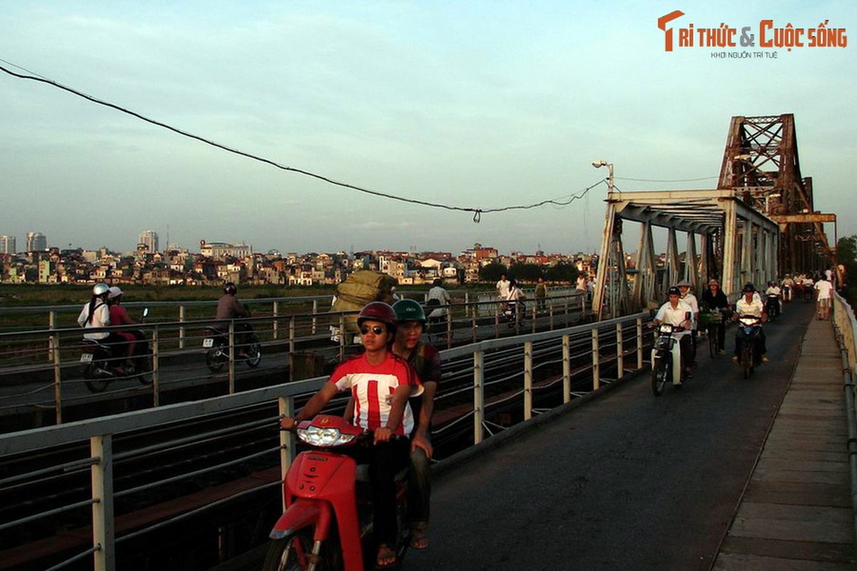             Hồi ức hào hùng ngày 10/10/1954 trên cầu cổ nhất Hà Nội    