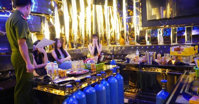             Thanh Hóa: Phá động karaoke, massage G7, giải cứu 58 cô gái    