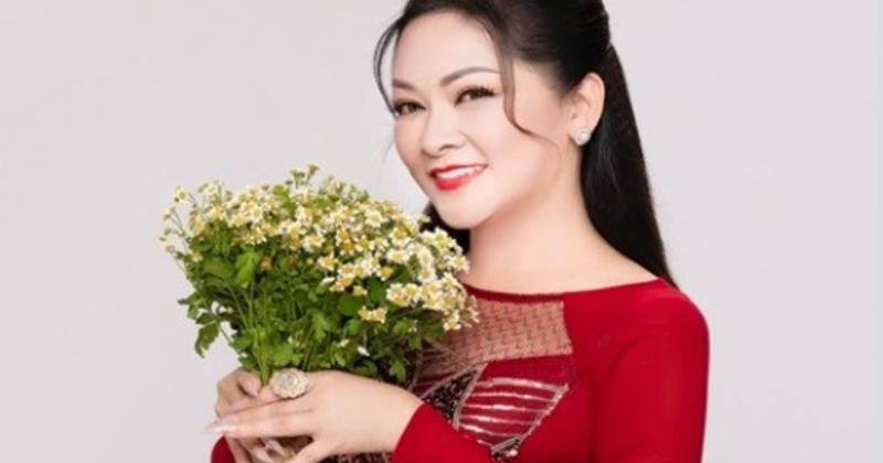 View -             Như Quỳnh yêu 'phi công' kém chục tuổi, ngày càng nhuận sắc    