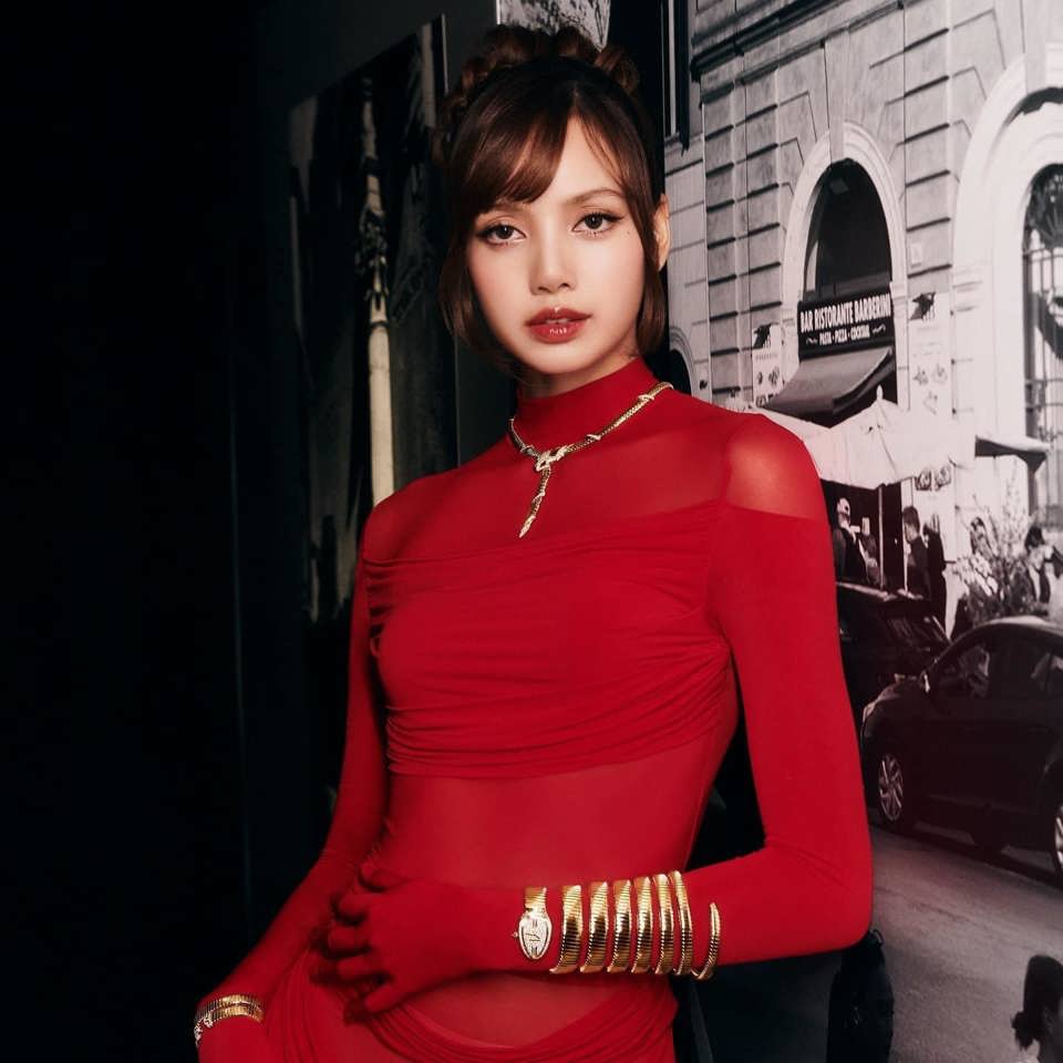             Jennie và Lisa BlackPink đua nhau cạnh tranh sức hấp dẫn ở Kpop    