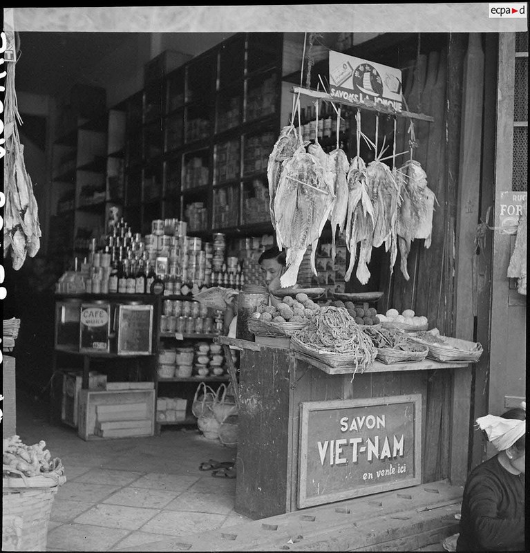 View -             Ảnh cực quý về khu Chợ Cũ ở Sài Gòn năm 1950    