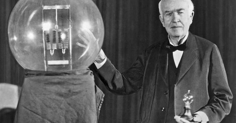 View -             Thomas Edison từng bị chê vì phát minh bóng đèn thế nào?    