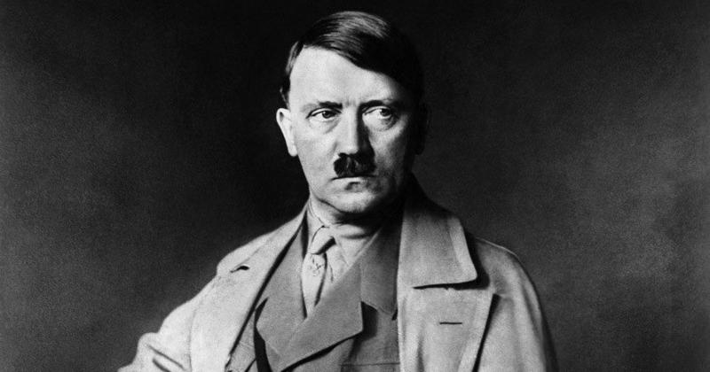 View -             Trùm phát xít Hitler âm mưu sản xuất tiền giả để làm gì?    