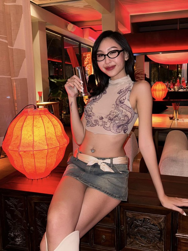 View -             Nhan sắc hiện tại khó nhận ra của 'hot girl Zing me' một thời    