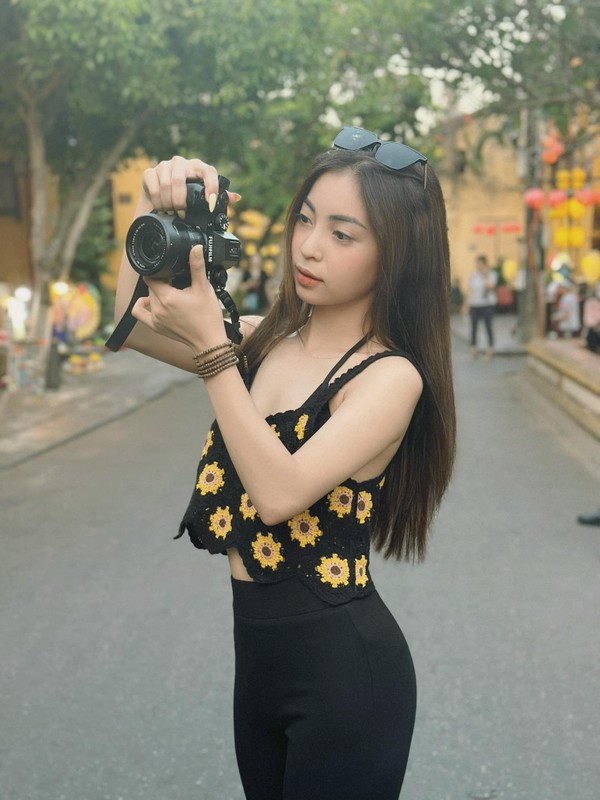 View -             Hot girl Nhật Lê lộ nhan sắc thật, có khác ảnh trên Facebook?    