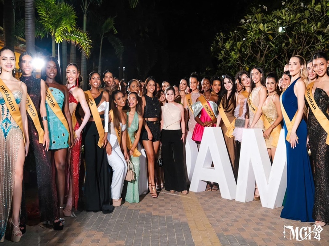 View -             Quế Anh hở bạo gây tranh cãi ở Miss Grand International 2024    