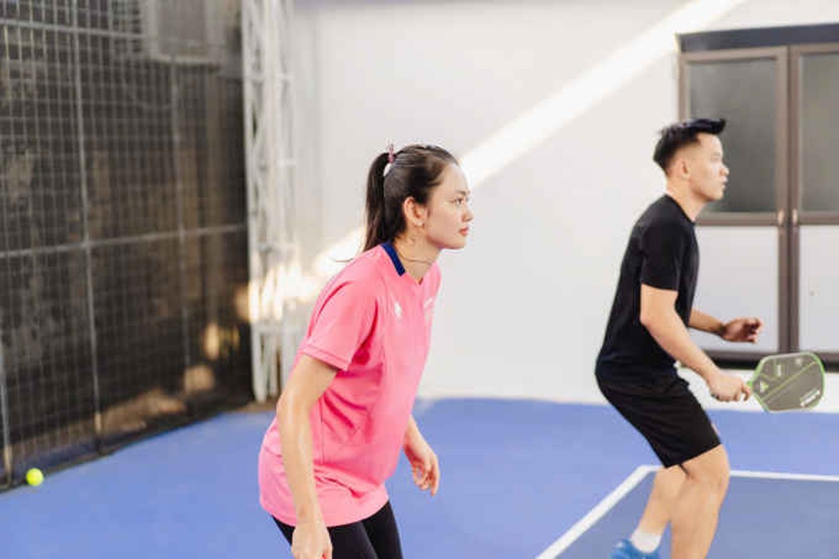 View -             HLV pickleball cưới luôn được vợ hoa khôi bóng chuyền Thu Hoài    