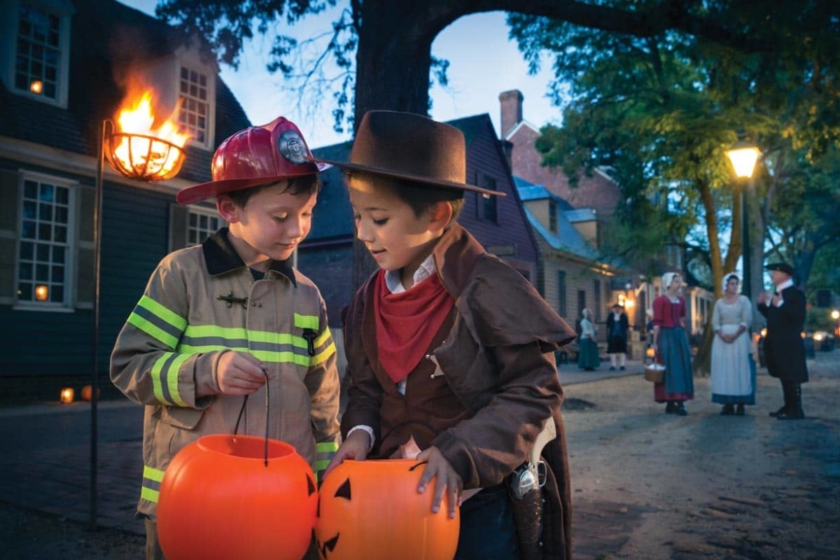 View -             Thú vị phong tục 'cho kẹo hay bị ghẹo' trong Halloween    