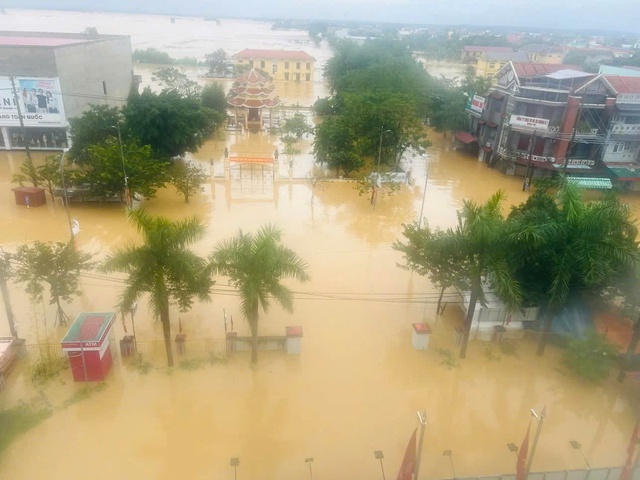 View -             Lũ lớn sau bão số 6 ở Quảng Bình: 'Nước lũ lên quá nhanh, không kịp trở tay...'    