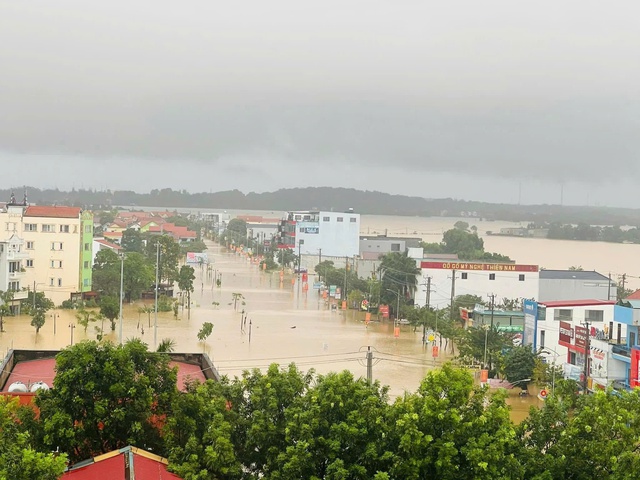 View -             Lũ lớn sau bão số 6 ở Quảng Bình: 'Nước lũ lên quá nhanh, không kịp trở tay...'    