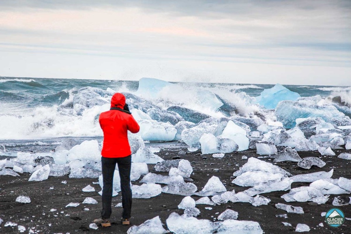 Kỳ thú 'bãi biển kim cương' nổi tiếng Iceland