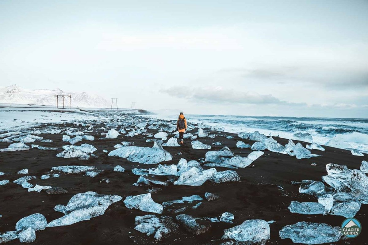 Kỳ thú 'bãi biển kim cương' nổi tiếng Iceland