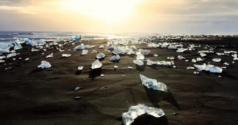 View -             Kỳ thú 'bãi biển kim cương' nổi tiếng Iceland    