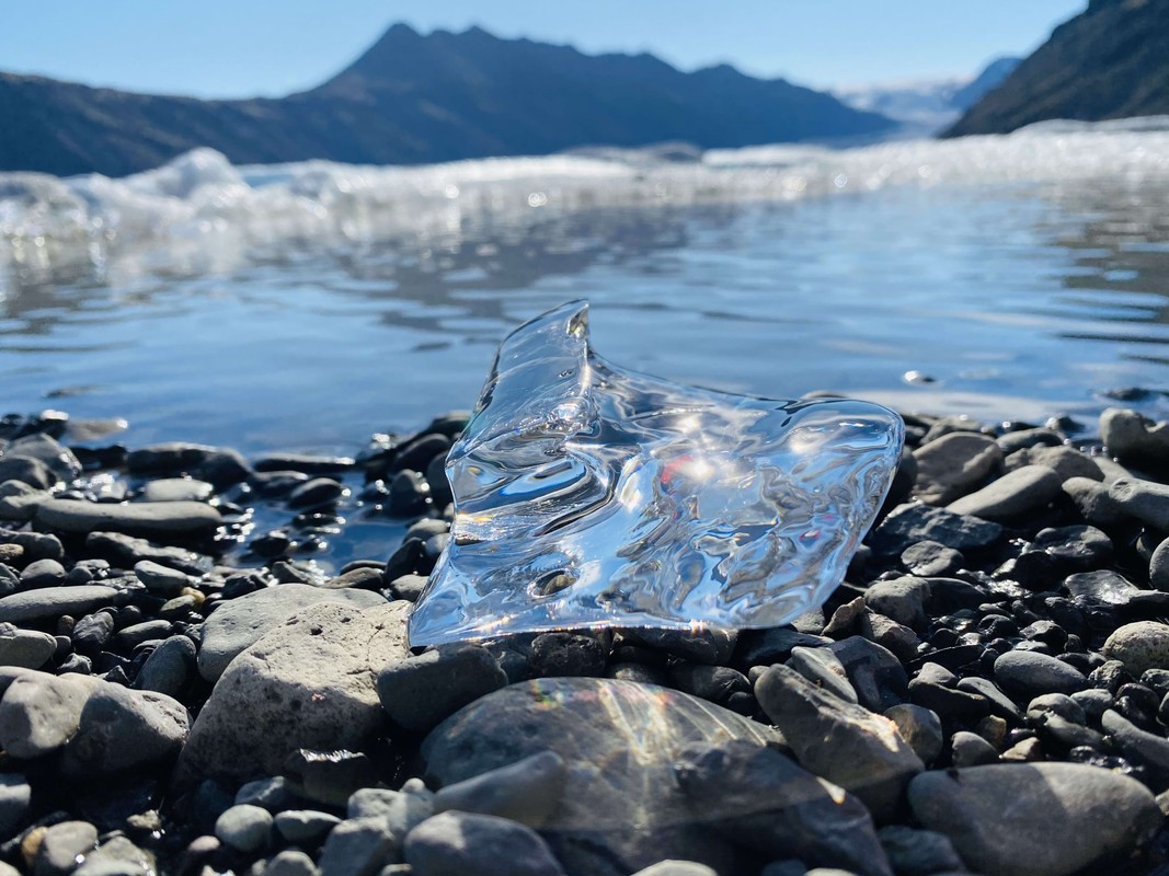 Kỳ thú 'bãi biển kim cương' nổi tiếng Iceland