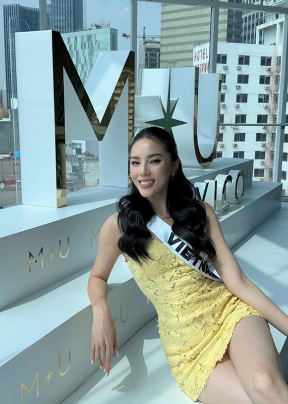 View -             Kỳ Duyên mặc hở khoe vòng eo rắn nước ở Miss Universe 2024    