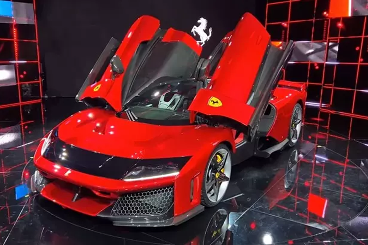 View -             F80 giá hơn trăm tỷ của Ferrari gần như siêu xe 1 chỗ ngồi    