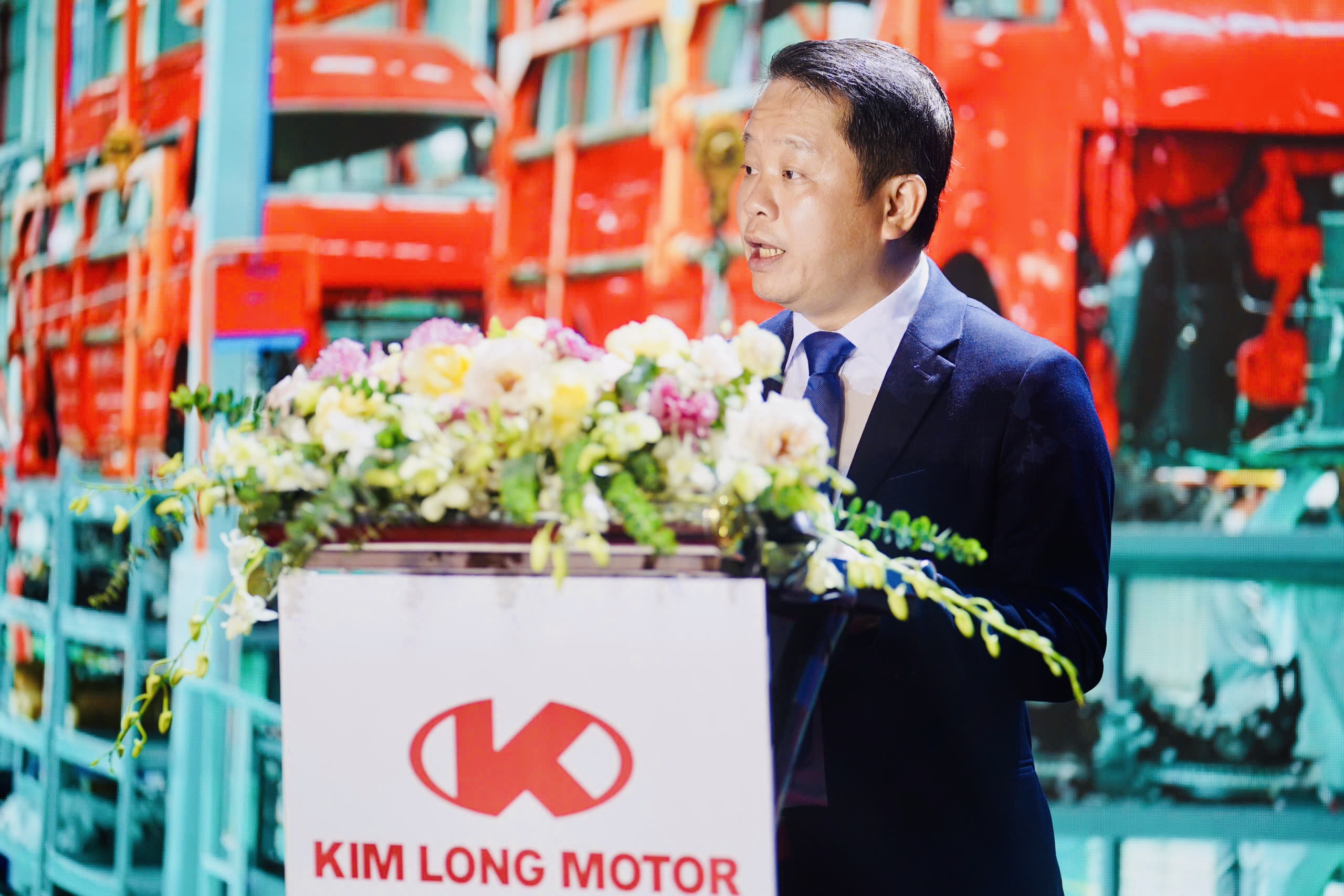 View -             Kim Long Motor khai trương showroom tại TPHCM và giới thiệu hệ thống phân phối, đại lý    