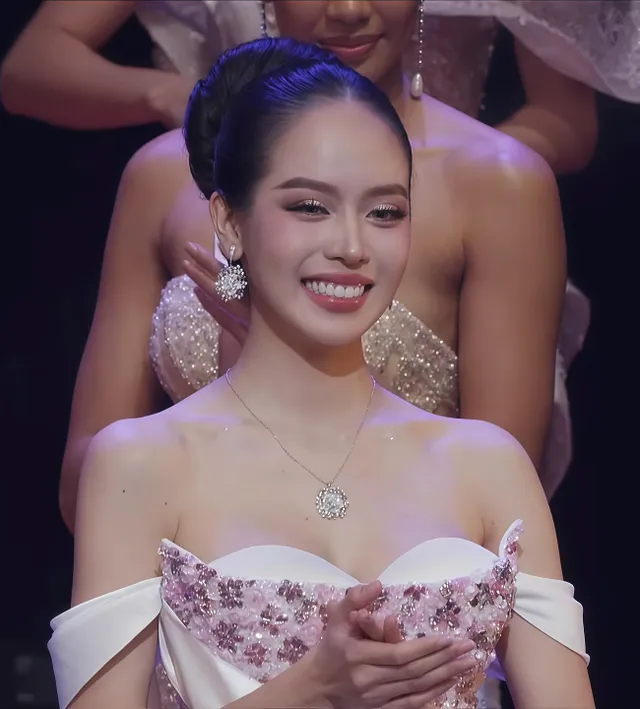 View -             Hoa hậu Thanh Thủy đăng quang Miss International 2024    