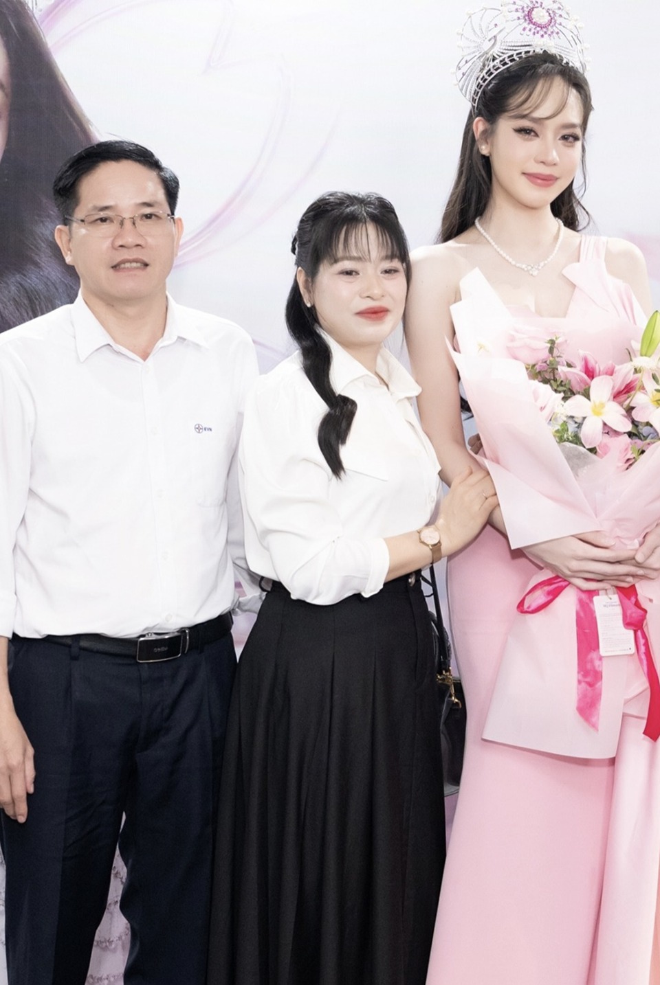 View -             Hoa hậu Quốc tế 2024 Thanh Thuỷ chia sẻ, Kỳ Duyên duyên dáng tại Miss Universe    