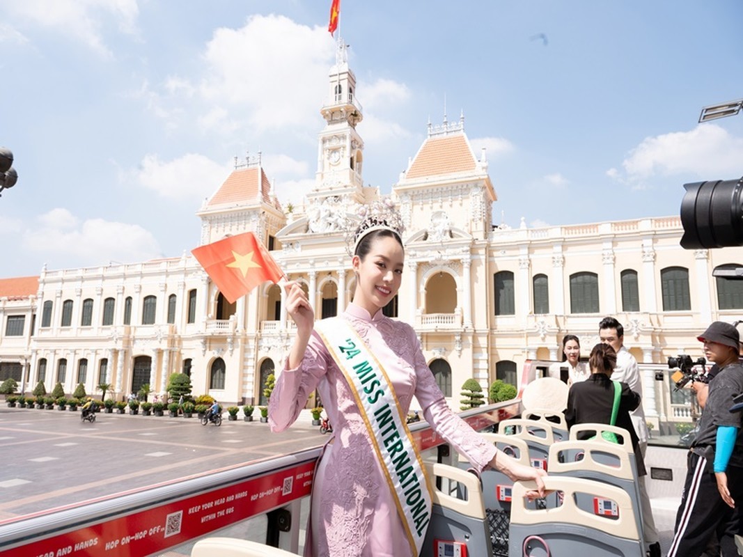 View -             Hoa hậu Quốc tế Thanh Thủy khoe vẻ đẹp ngất ngây khi về nước    