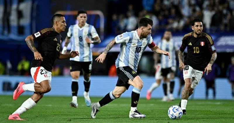             Messi khép lại năm 2024 bằng pha kiến tạo, Argentina thắng đội chót bảng Peru    