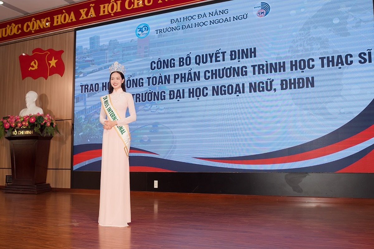 View -             Hoa hậu Quốc tế Thanh Thuỷ nhận học bổng thạc sĩ    