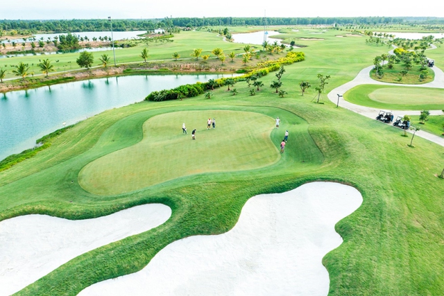 View -             Giải Golf hữu nghị Long An - Hàn Quốc thu hút 140 golfer tham gia    