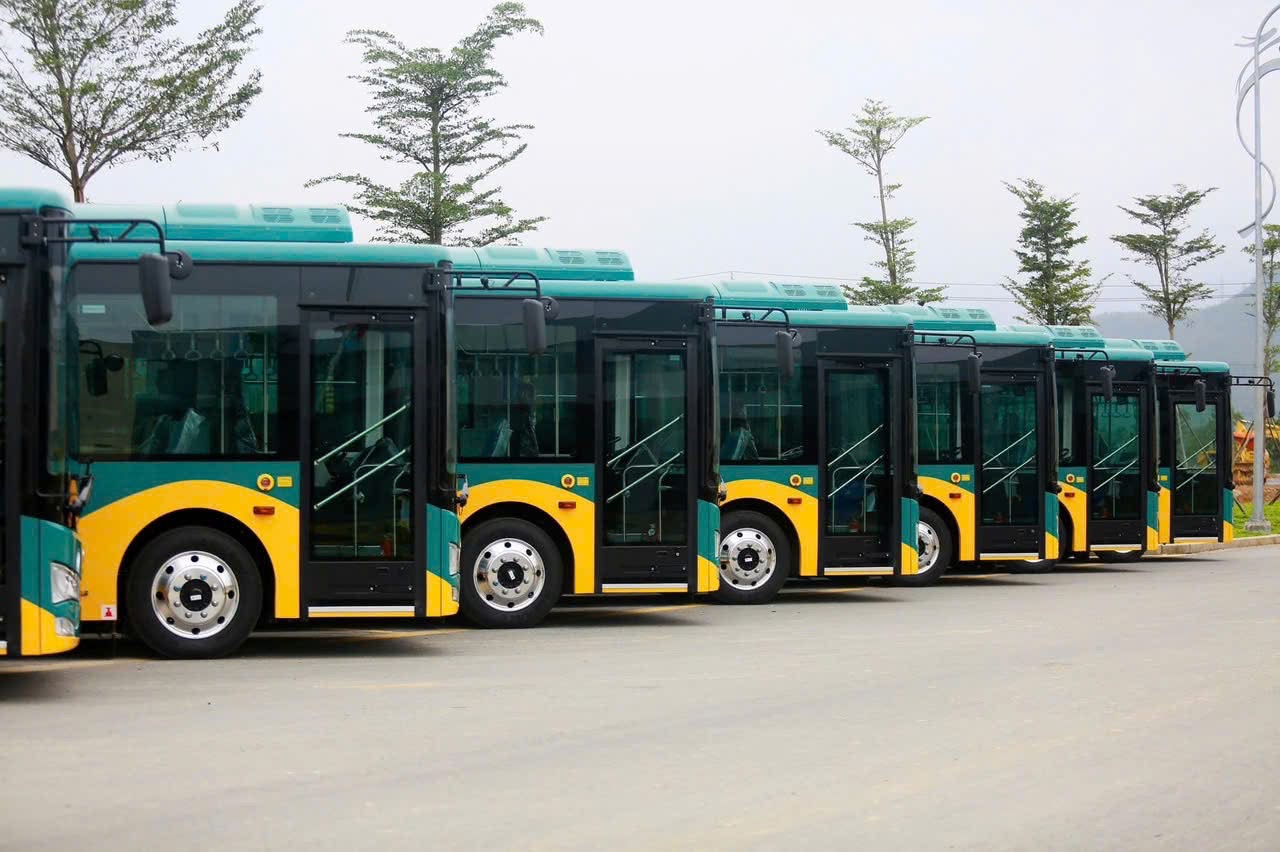 View -             Xe buýt kết nối Metro số 1 TPHCM là xe điện, thân thiện môi trường của Kim Long Motor    