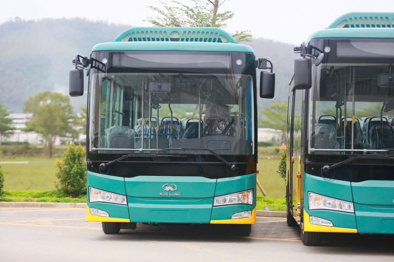 View -             Xe buýt kết nối Metro số 1 TPHCM là xe điện, thân thiện môi trường của Kim Long Motor    