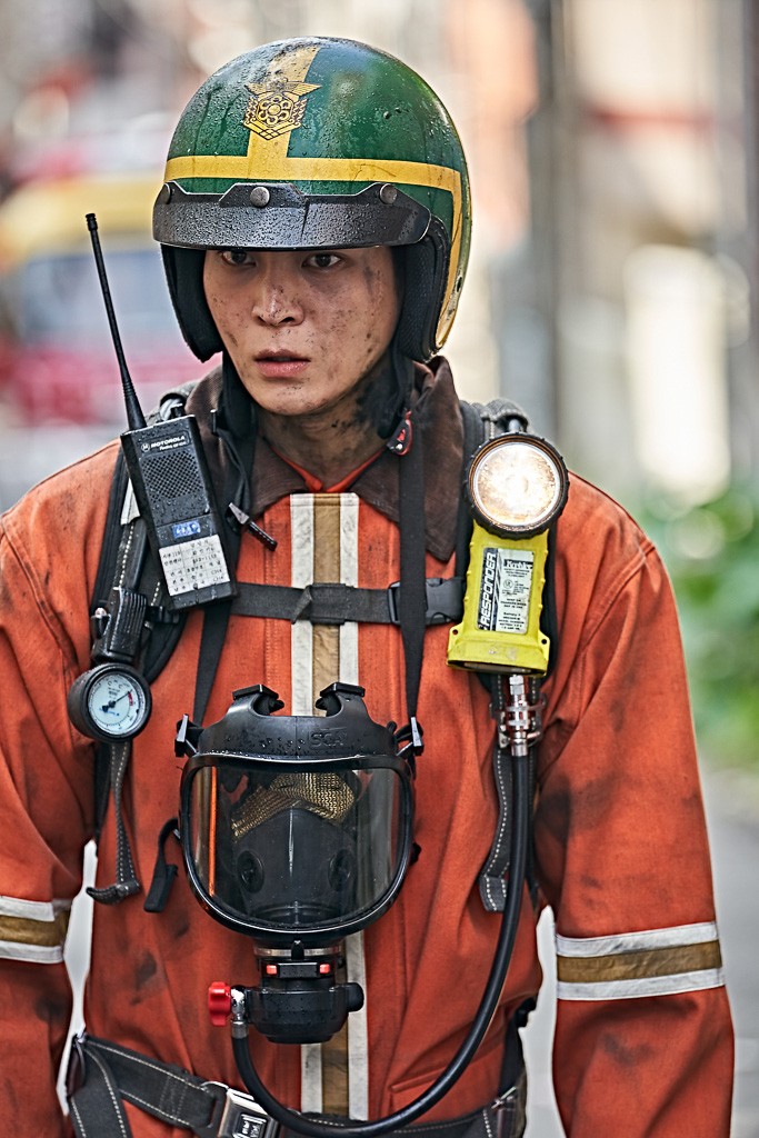 View -             Bom tấn Firefighter vượt doanh thu 1 triệu USD sau 2 ngày phát hành    