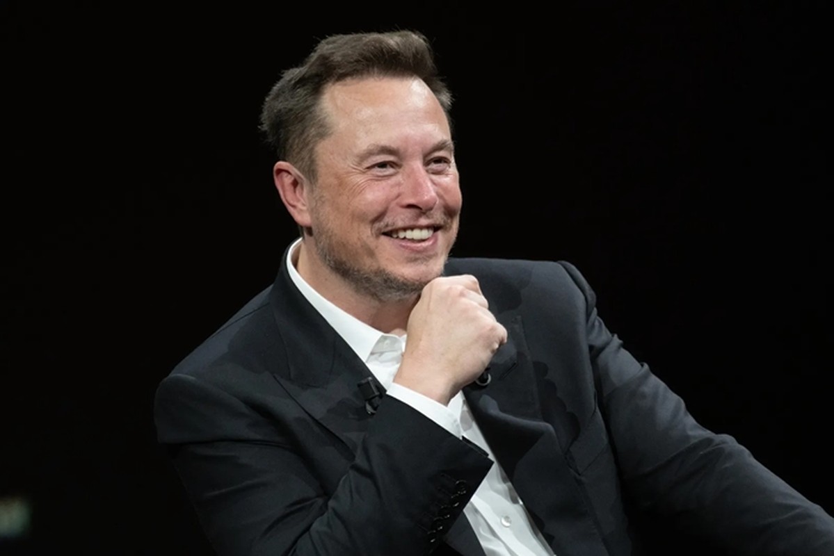 View -             Lộ quá khứ 'dưới mức nghèo khổ' của tỷ phú Elon Musk    