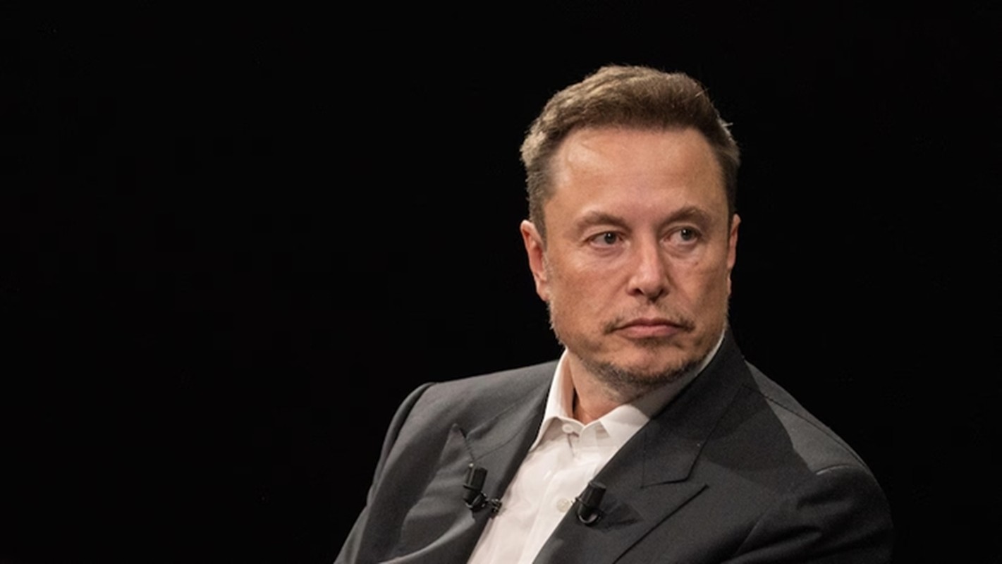 View -             Lộ quá khứ 'dưới mức nghèo khổ' của tỷ phú Elon Musk    