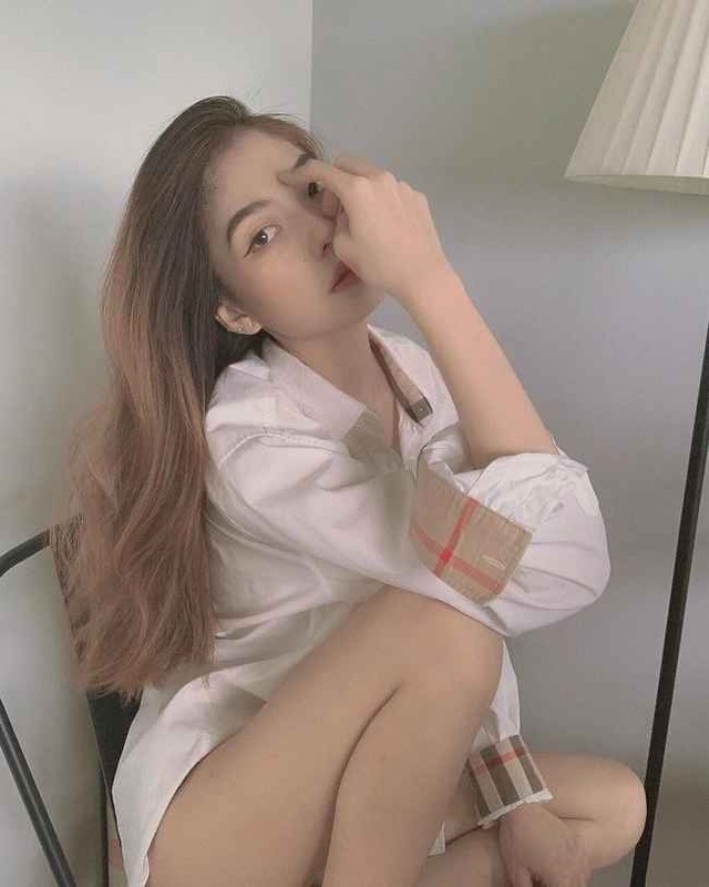 View -             Hot girl Lâm Đồng diện đồ tắm khoe chân dài miên man    