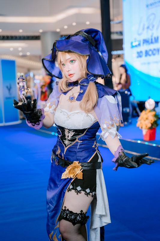 View -             Chuyên cosplay gợi cảm, Hoa Mộc Lan đăng ảnh đời thường khó nhận ra    