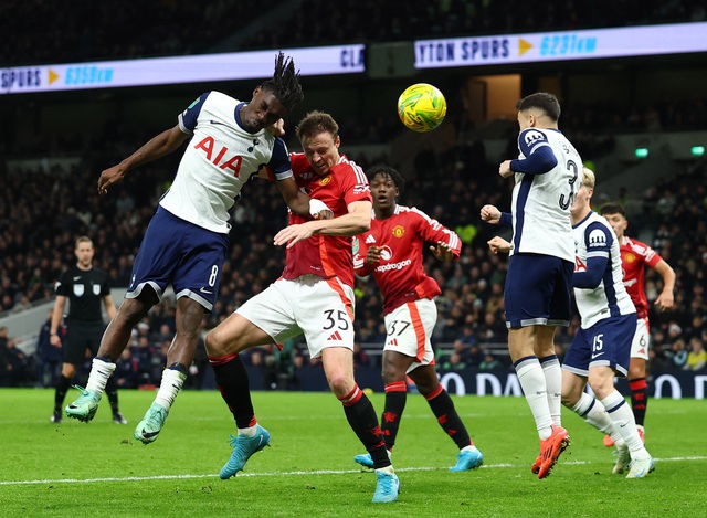 View -             Rượt đuổi 7 bàn với Tottenham, Man United dừng bước tứ kết League Cup    