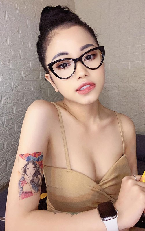 View -             'Hot girl làng streamer' Lai Lai diện đồ bé xíu, quyến rũ 'hết nấc'    